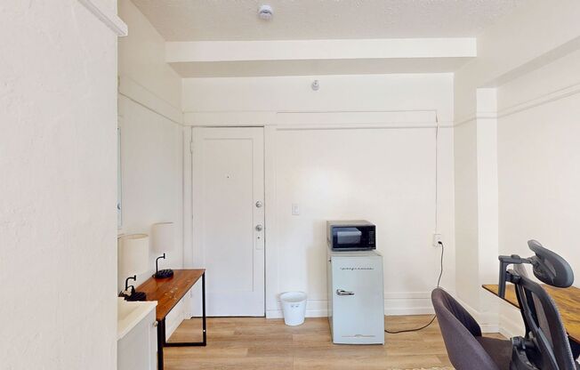 Studio, , 120 sqft, $1,150, Unit 3
