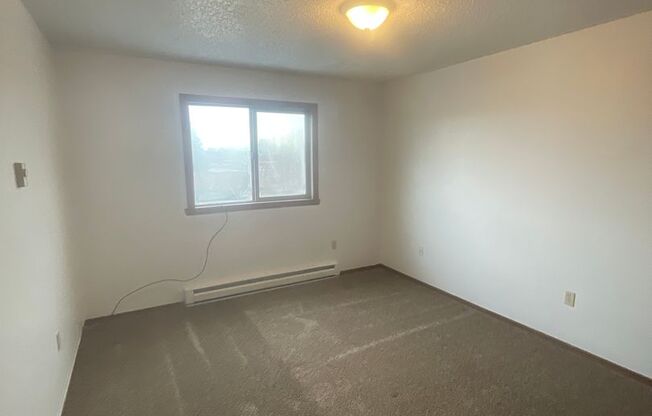2 beds, 1 bath, 850 sqft, $750, Unit 701 - 14A