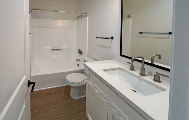 2 beds, 2 baths, 800 sqft, $2,850, Unit Unit 207