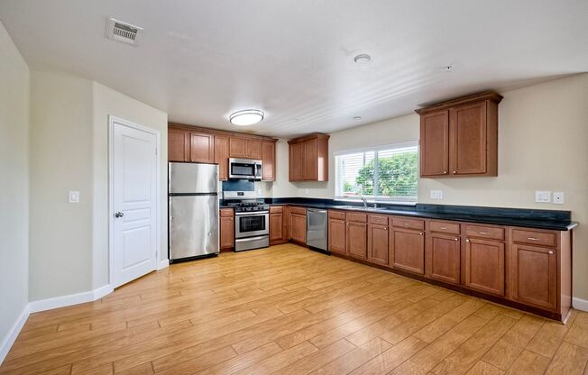 4 beds, 3.5 baths, 2,800 sqft, $4,695, Unit 210