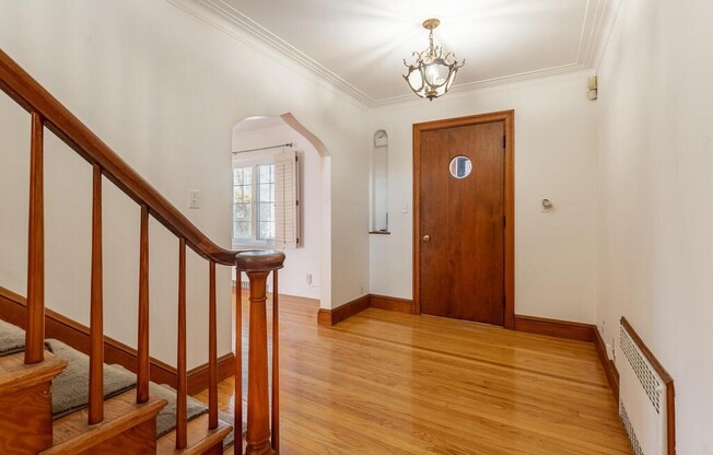 6 GEORGE ST