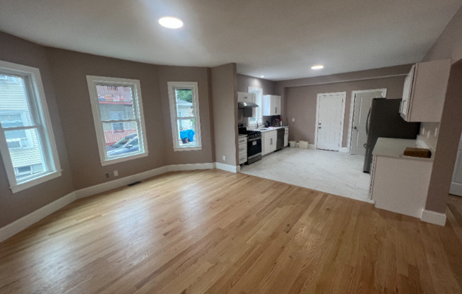 13 NEWTON ST