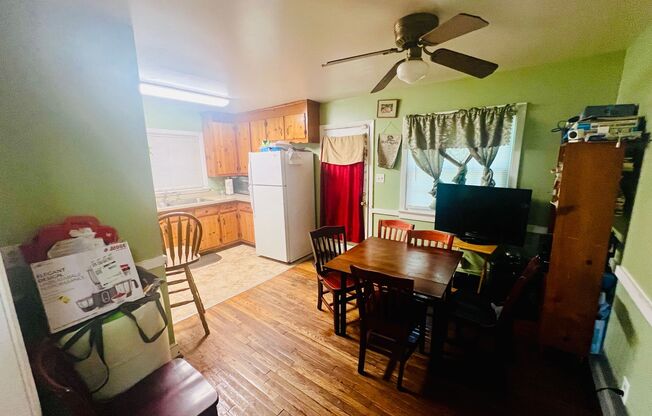 3 beds, 1 bath, $2,250