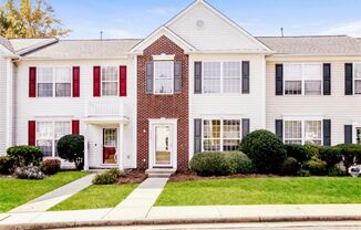 Charming 3BR Townhome in Jamestown