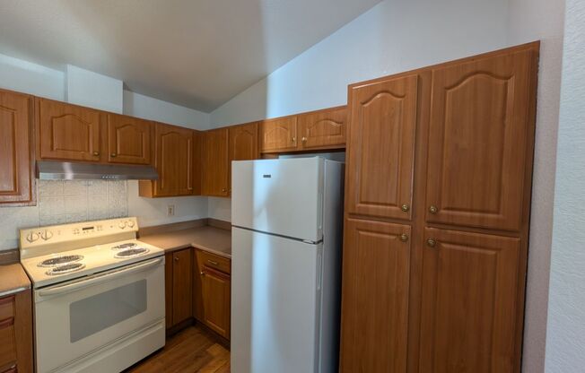 3 beds, 2 baths, $2,000, Unit # 71