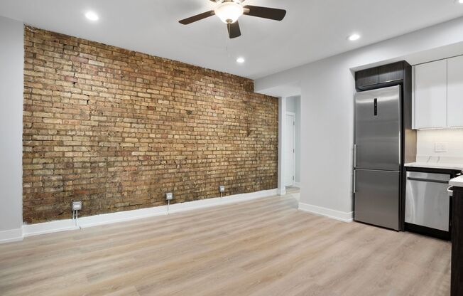 3 beds, 1 bath, 524 sqft, $2,200, Unit 1552-3E