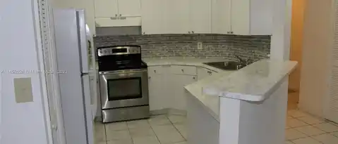 6473 SW 128 CT