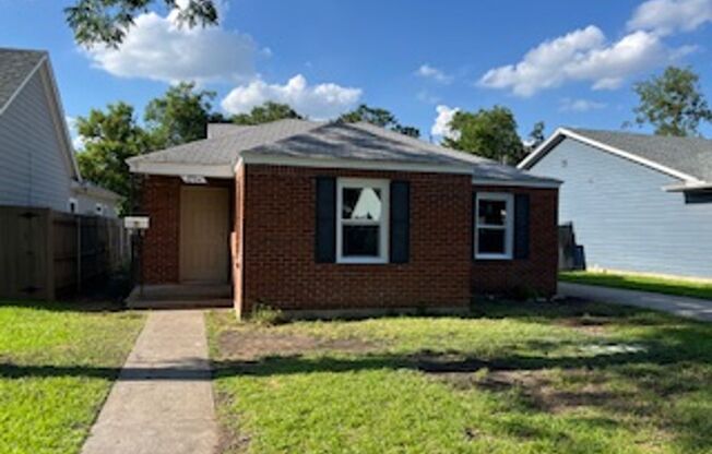 Affordable 2 Bedroom, 1 Bath Cottage in Bluebonnet Hills near TCU- 76109