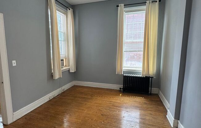 1 bed, 1 bath, $995, Unit 303