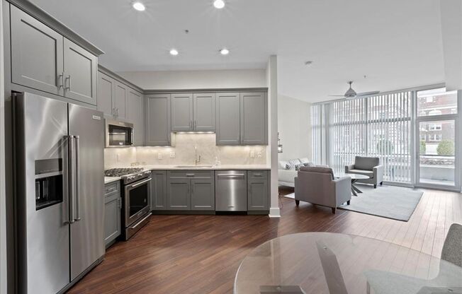 1 bed, 1 bath, 850 sqft, $2,300, Unit North Euclid Ave 9 #441