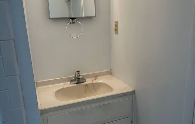 1 bed, 1 bath, $1,400