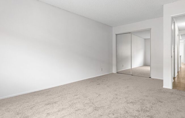 2 beds, 2 baths, 1,008 sqft, $2,600