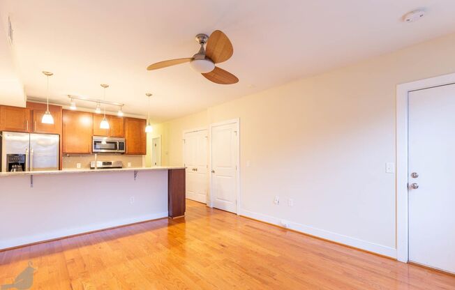 Bright and Spacious 2 Bedroom Abode in Brentwood!