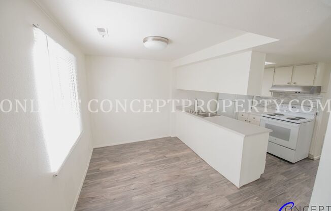 2 beds, 1 bath, 880 sqft, $1,249, Unit 17