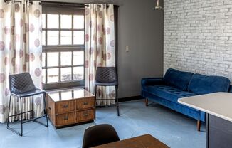 Fully Furnished Apartment in Historic Tracy Park