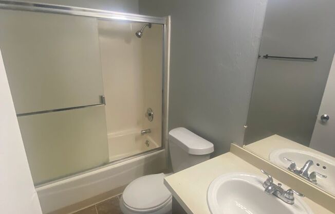 3 beds, 2 baths, $1,945, Unit # 217