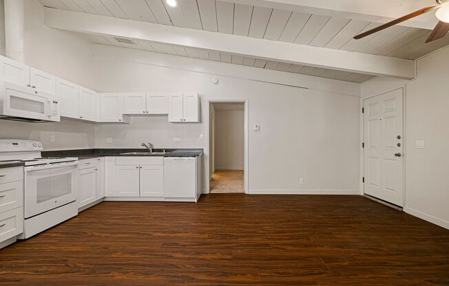 1 bed, 1 bath, 550 sqft, $1,275