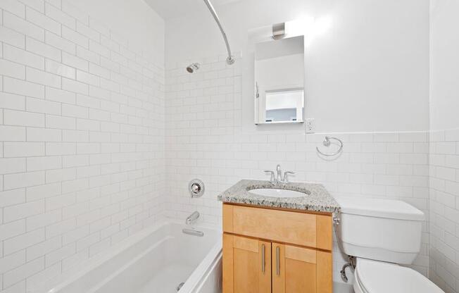 Studio, 1 bath, $2,600, Unit 3-B