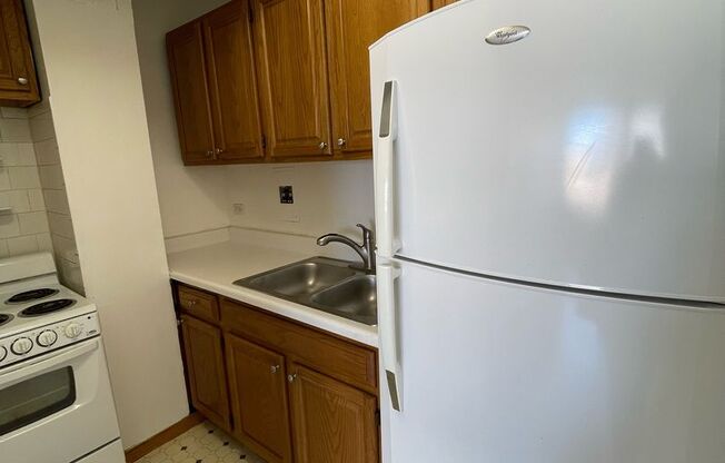 1 bed, 1 bath, 700 sqft, $1,850, Unit 418-1411