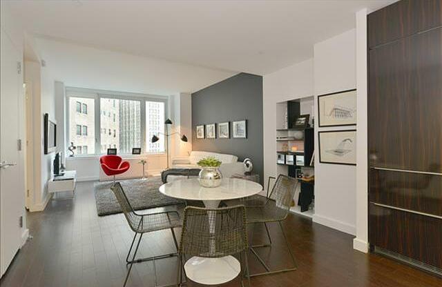 1 bed, 1 bath, 800 sqft, $4,995, Unit 26G