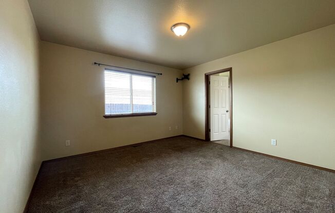 3 beds, 2 baths, $2,350