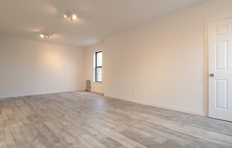 Studio, 1 bath, 575 sqft, $3,000, Unit 3R