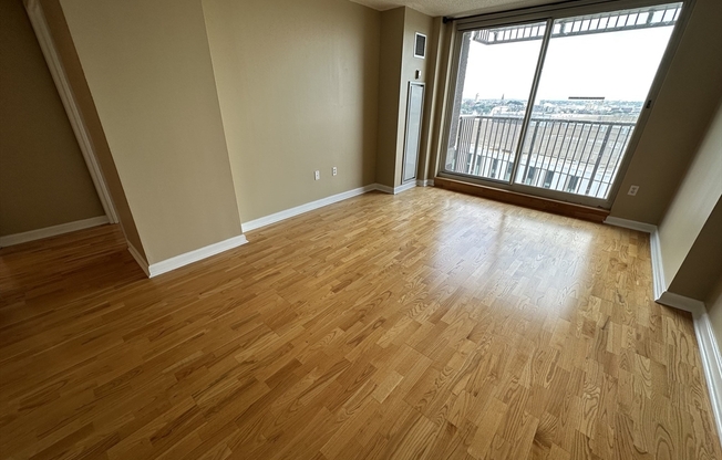 1 bed, 1 bath, 663 sqft, $3,200, Unit 2027