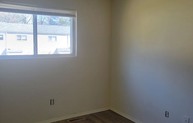 3 bedroom 1.5 baths townhouse