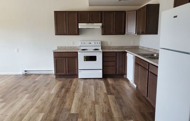 1 bed, 1 bath, 525 sqft, $550, Unit Unit #24