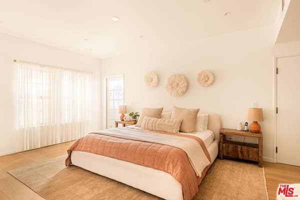 423 Arnaz Dr Apt 301