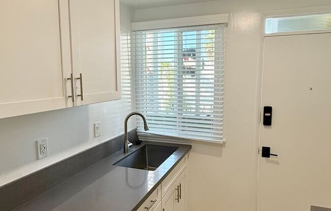 Studio, 1 bath, 230 sqft, $1,995, Unit 0221-50