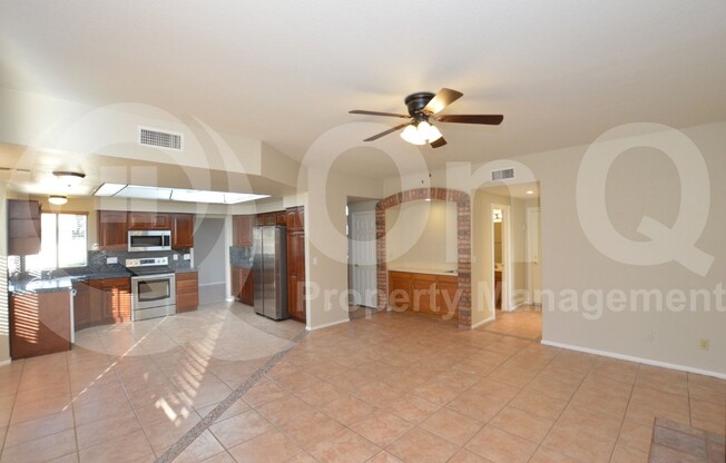 2125 E NANTUCKETT DR
