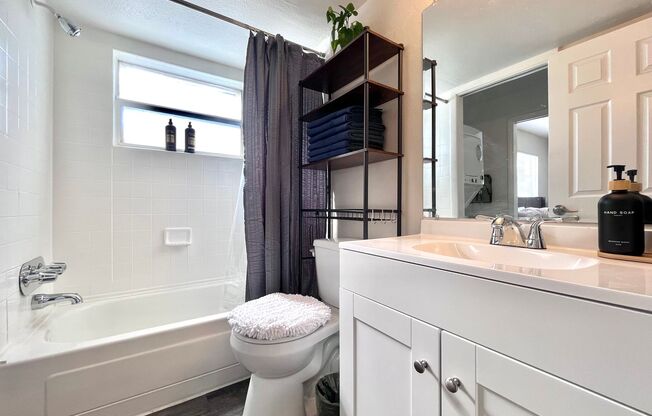 1 bed, 1 bath, 650 sqft, $1,549, Unit 14