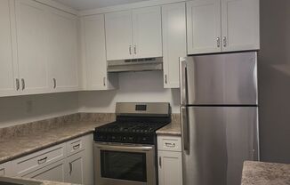 1 bed, 1 bath, 640 sqft, $1,995, Unit 648 - 71