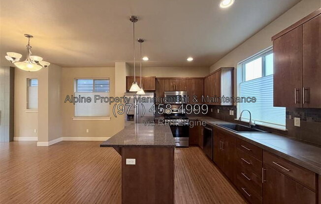 4 beds, 3.5 baths, 1,950 sqft, $2,600