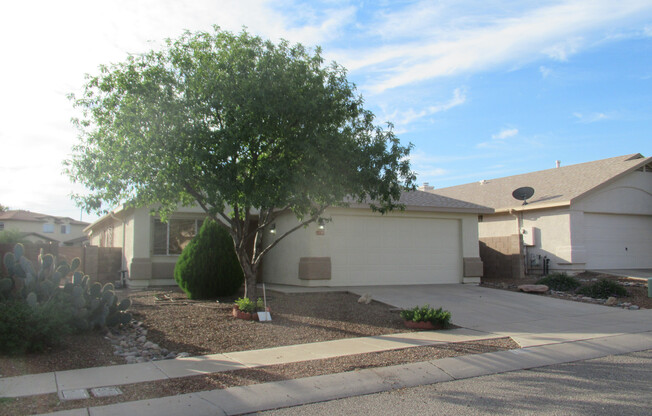 Attractive 4 Bedroom 2 Bath Home in the Tucson Mtn. Area Near Pima College & Downtown