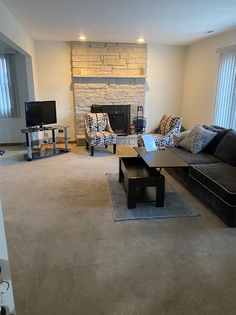 8821 N GREENWOOD AVE