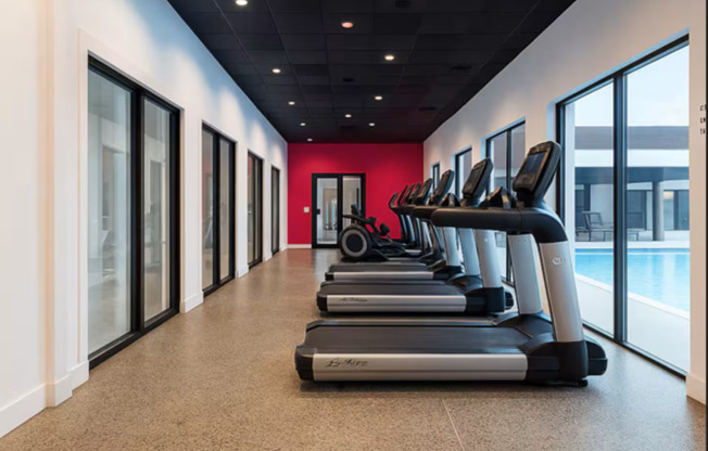 Studio, 1 bath, 325 sqft, $1,400, Unit 118