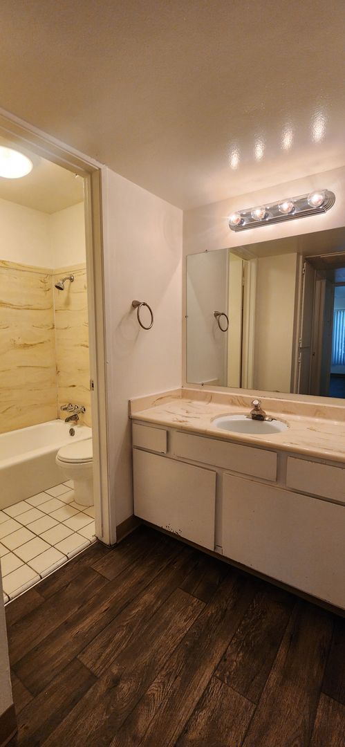 1 bed, 1 bath, 700 sqft, $1,045, Unit 05B