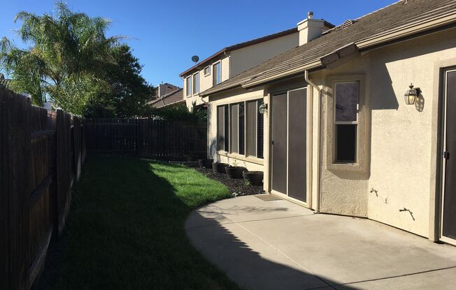 3 beds, 2 baths, $2,790