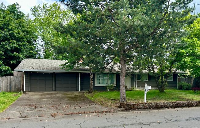 Classic Ranch style home w/ 3 beds 1.5 baths in Vancouver Heights