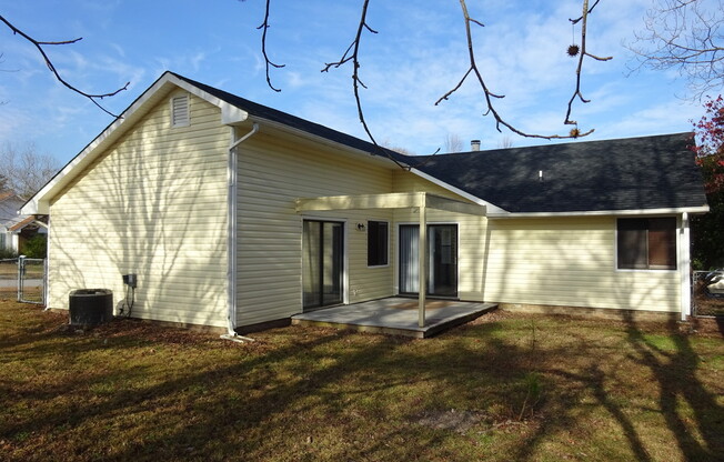 3 beds, 2 baths, $1,595