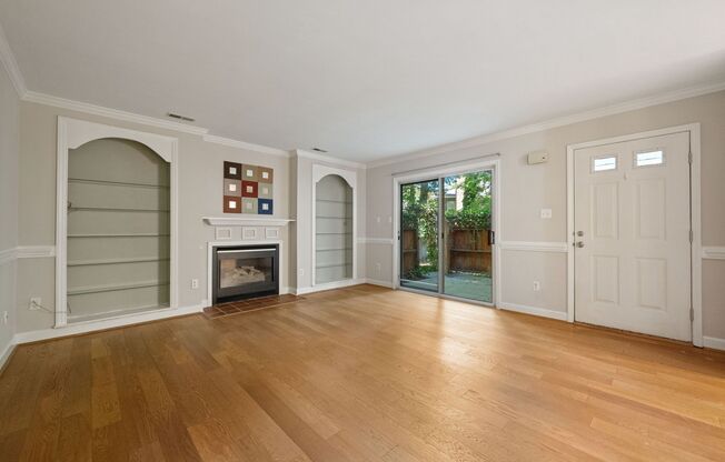 Beautiful 3 BR in Chapel Hill - Available AUGUST 10th!