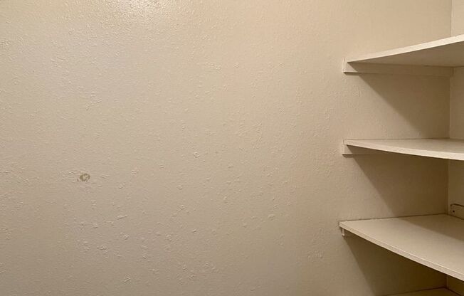 1 bed, 1 bath, 850 sqft, $925, Unit 8-835