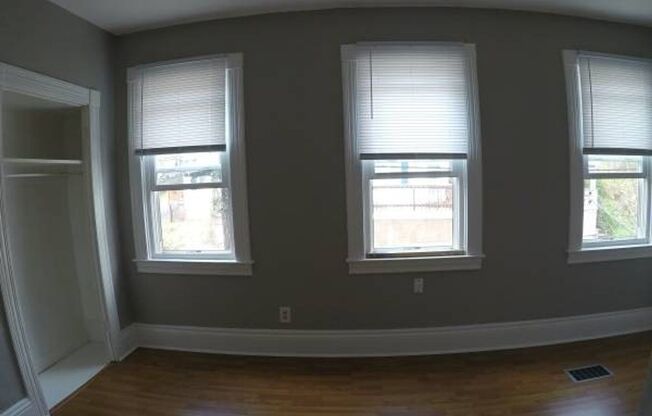 2 Bedroom Single Family Mt Washington!
