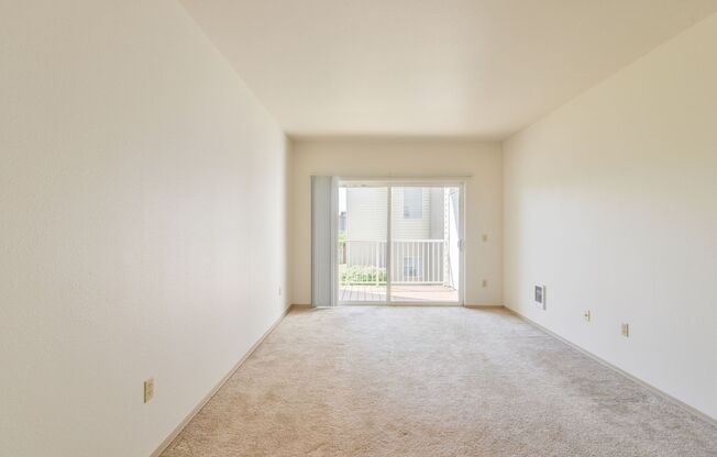 2 beds, 1 bath, 1,024 sqft, $1,635, Unit 824-21