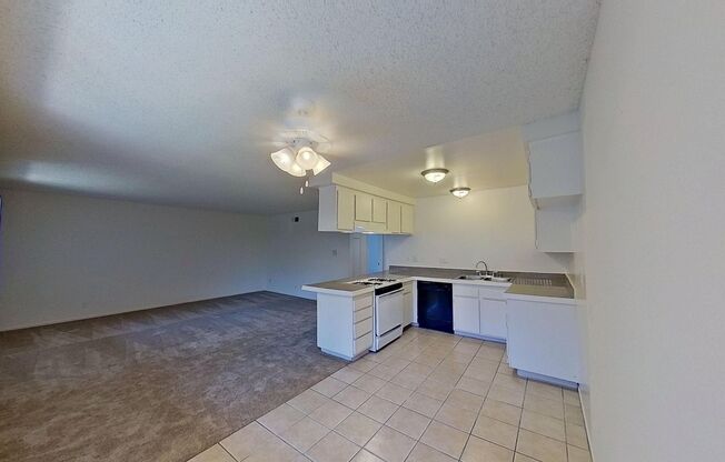 573 N. Tustin Ave