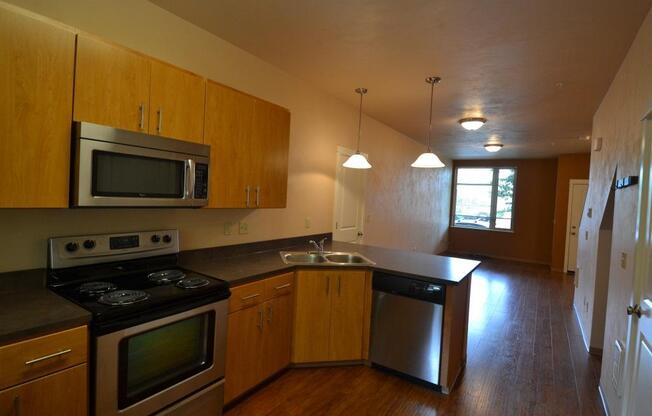 4 beds, 2.5 baths, 1,544 sqft, $3,880, Unit 06