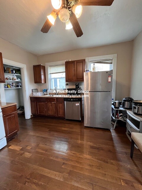 77 Walnut St #3