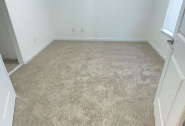 2 Bedroom 2 Bath single Apartment